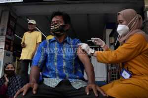 Vaksinasi Dikebut, Pemkot Jemput Bola