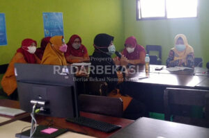 Beradaptasi dengan Perkembangan Teknologi dan Kurikulum