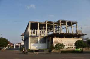 Kupas Polemik Islamic Centre