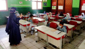 Syarat Ketat, Peserta Gugur