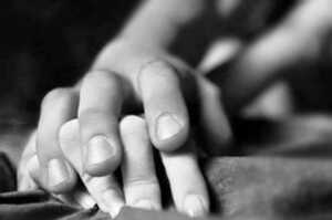 Ibu Muda yang Cabuli Anak Kandung di Tambelang Bekasi Juga Disuruh Bersetubuh dengan Lelaki Tua   