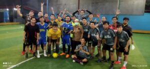 Ajang Silahturahmi LDII dan Kelurahan Teluk Pucung Main Futsal Bersama
