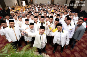 Bantu Korban Bencana Gunung Semeru Fraksi PKS Potong Gaji