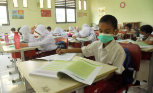 Pengamat: Jangan Terburu-buru PTM 100 Persen