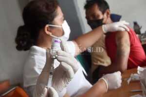 Pemberian Vaksin Booster Tunggu Pusat