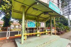 Banyak Fasilitas Halte Rusak