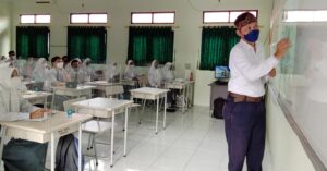 Guru Tetap Harus Mengarahkan Siswa