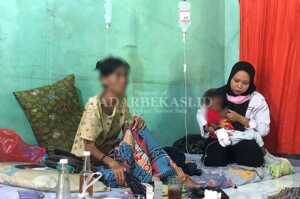 Terinfeksi HIV,  Ibu dan Anak Dirawat di Rumah