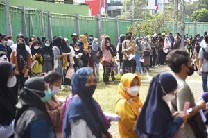 Rela Antre Panjang untuk Vaksin Booster