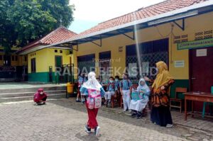 Jam Pelajaran Sekolah Tidak Dikurangi
