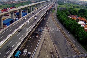 118.655 Pemudik Motor Lintasi Bekasi