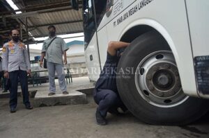 Dishub Jabar Lakukan Ram Cek Bus di Terminal Cikarang