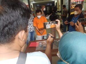 Kenal di MiChat, SS Dibius