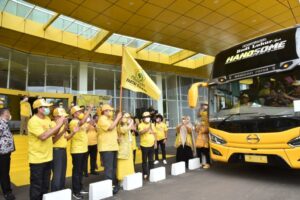 Airlangga Lepas 20 Bus Program Mudik Gratis Partai Golkar