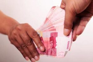 Paksa Minta THR, Laporkan