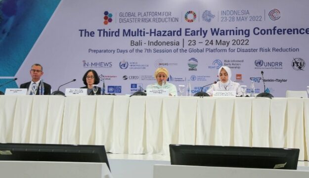 Kepala BMKG Dwikorita Karnawati mengajak negara-negara membangun ketangguhan total menghadapi bencana alam akibat perubahan iklim.