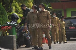 Awal Masuk, Empat ASN Bolos