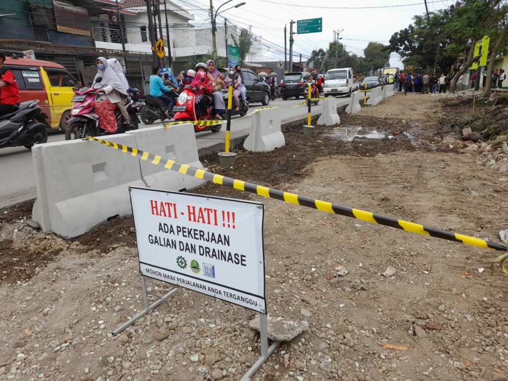 Awas, Macet Parah Jalan Cikarang Cibarusah hingga Desember