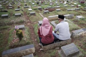 Pedagang Bunga di TPU Ki Buku Raup Untung Besar