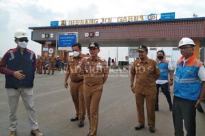 Pj Bupati Tinjau Kondisi Jalan Menuju Gerbang Tol Gabus