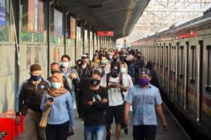 Besok Malam, 35 KRL dari dan ke Bekasi Batal Beroperasi