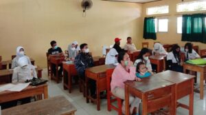 Ratusan Siswa Mengundurkan Diri