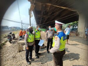 Tertabrak Argo Cirebon, Pengendara Beat di Kranji Alami Patah Tulang