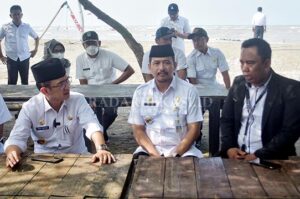 Nelayan Kecil Terganggu Kapal Besar