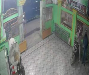 Duh, Pencuri Motor di Masjid Ini Nekat, Pura-Pura Salat, Ternyata…