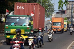 Dishub Didesak Tindak Tegas Truk Bermuatan Lebih