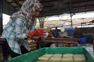 Pengusaha Tahu Kurangi Produksi 50 Persen
