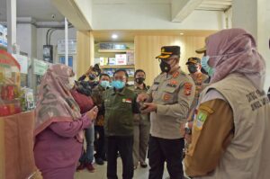 Tim Gabungan Sisir Apotek dan Toko Obat