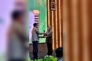 Aqua Golden Mississippi Bekasi Terima Penghargaan Industri Hijau 2022