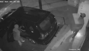 Komplotan Maling Bobol Gudang Logistik Perabotan di Duren Jaya