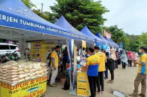 ”Oppa Beken” Sediakan Sembako Murah