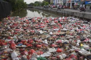 Kejar Pembuang Sampah
