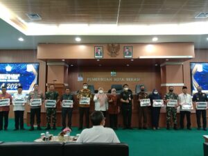 Kantor Pelayanan Perbendaharaan Negara Bekasi Serahkan DIPA 2023