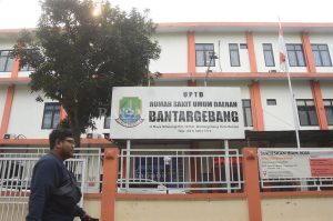 Polisi Buru Suami Korban