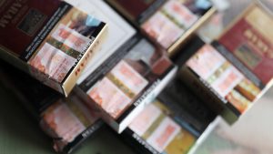 Aturan Penyeragaman Kemasan Rokok Tuai Kritik, ‘Membingungkan Konsumen’