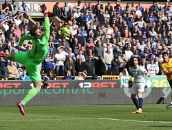 Laga Perdana Frank Lamprad Hujan Kartu, Chelsea Keok 0-1