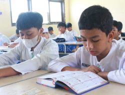 Desak Ubah Sistem Zonasi