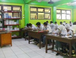 Sekolah Diminta Umumkan Kelulusan secara Daring