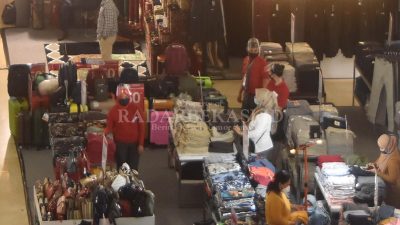 Pengunjung Mal Meningkat