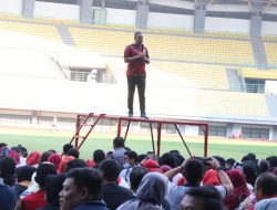 Plt Wali Kota Bekasi Senam Sparko Bersama Pegawai Non ASN di Wilayah Sekaligus Beri Motivasi