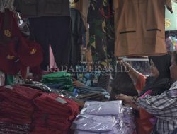 Penjualan Seragam Sekolah Meningkat