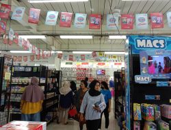 Perlengkapan Sekolah Masih Diburu