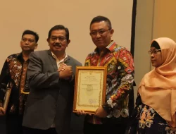 Disdukcapil Kota Bekasi Raih Penghargaan Terbaik ke-2 Penilaian Adminduk Jawa Barat 2023