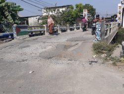 Warga Keluhkan Kerusakan Jembatan Jalan Tambun Permata di Pusaka Rakyat Tarumajaya