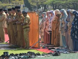Ratusan Pegawai Pemkab Bekasi Laksanakan Salat Istisqa