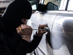 Ditinggal 1 Jam, Mobil di Parkiran Mal Dibobol Maling